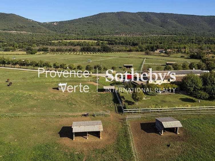 Propriété équestre Ampus - 200m²