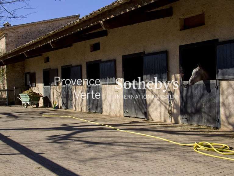 Propriété équestre Ampus - 200m²