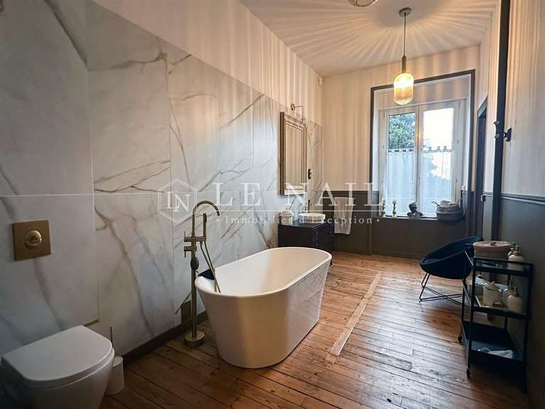 Maison Ancenis - 12 chambres - 675m²