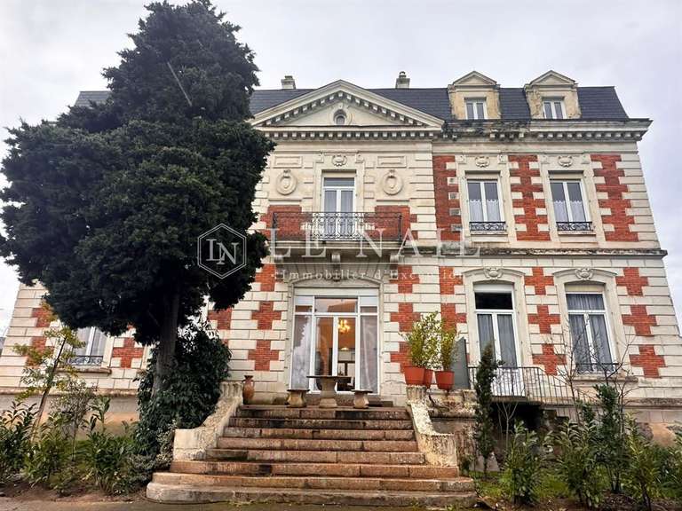 Maison Ancenis - 12 chambres - 675m²