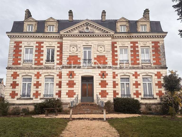 Maison Ancenis - 12 chambres - 675m²