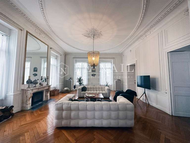 Maison Ancenis - 12 chambres - 675m²