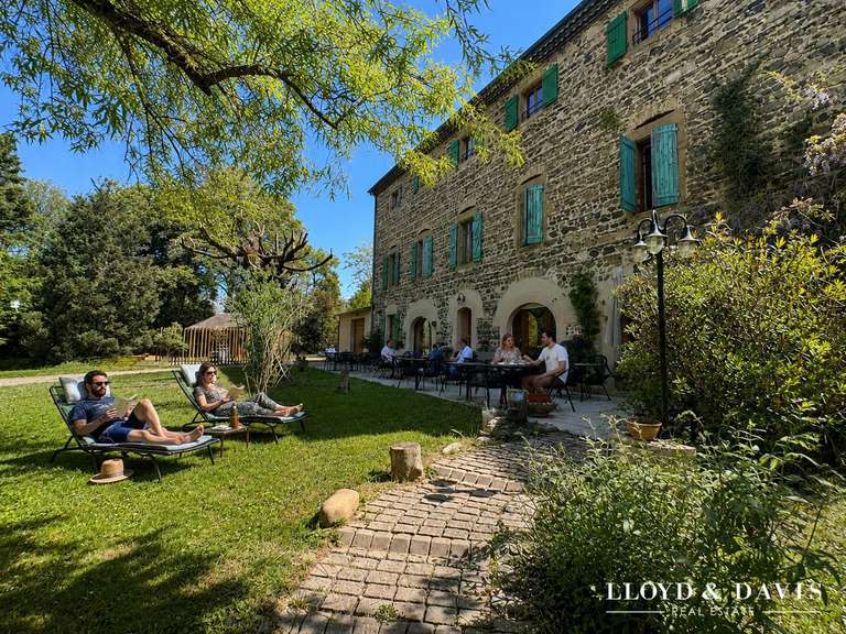House Andancette - 9 bedrooms - 390m²
