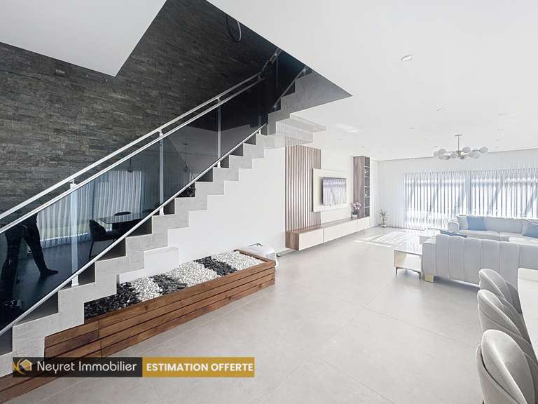 Maison Andrézieux-Bouthéon - 5 chambres - 237m²