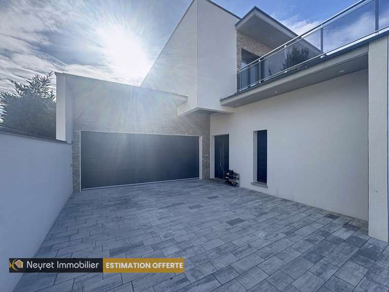 Maison Andrézieux-Bouthéon - 5 chambres - 237m²