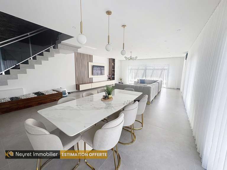 Maison Andrézieux-Bouthéon - 5 chambres - 237m²