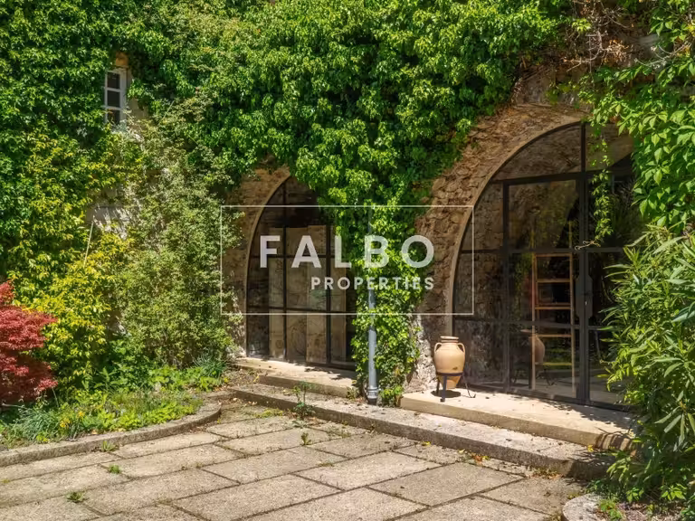 Château Anduze - 13 chambres - 1819m²