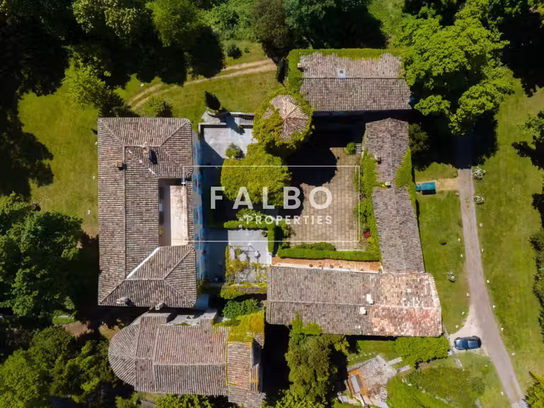 Château Anduze - 13 chambres - 1819m²