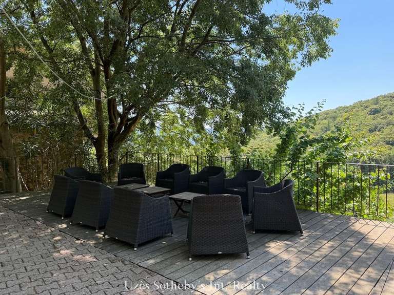 Maison Anduze - 20 chambres - 847m²