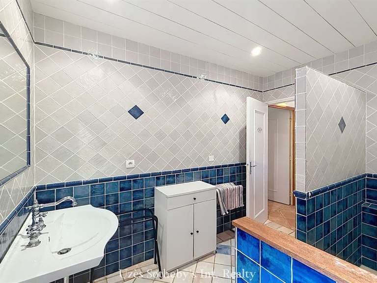Maison Anduze - 20 chambres - 847m²
