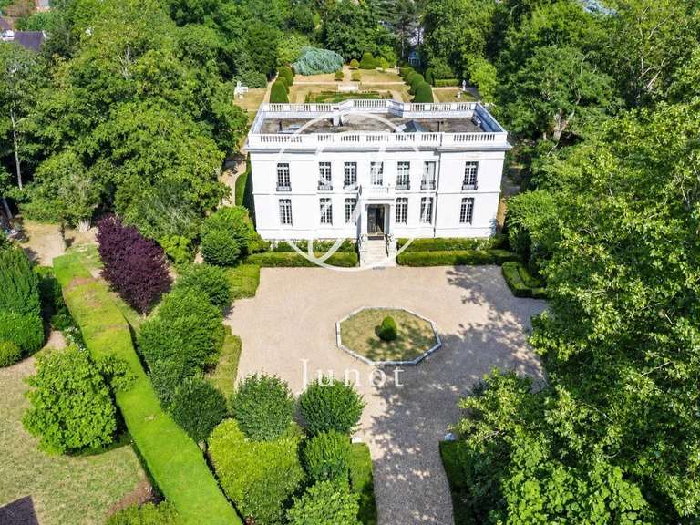 Château Anet - 9 chambres - 515m²