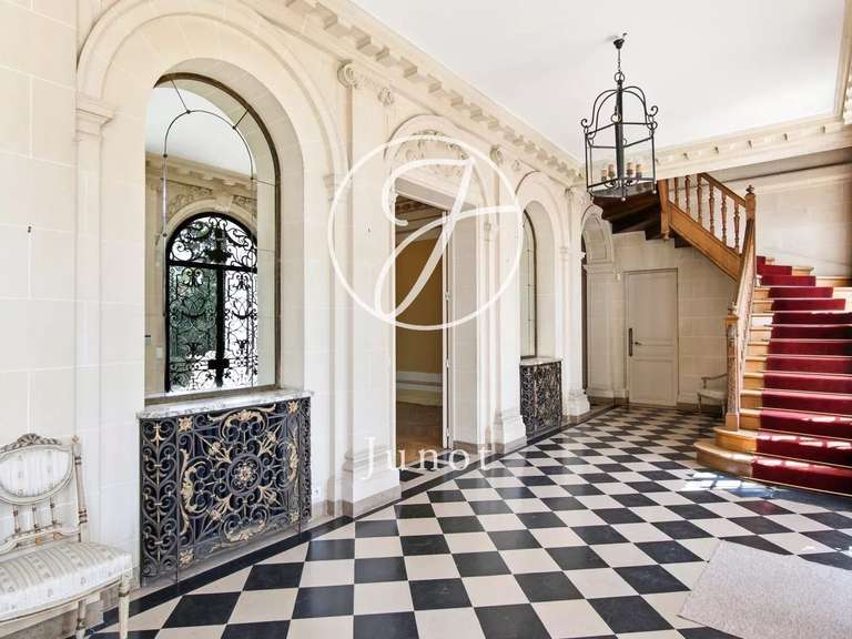 Château Anet - 9 chambres - 515m²