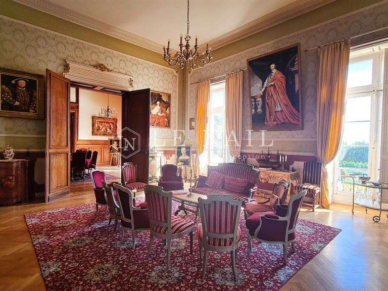 Castle Angers - 18 bedrooms - 1500m²