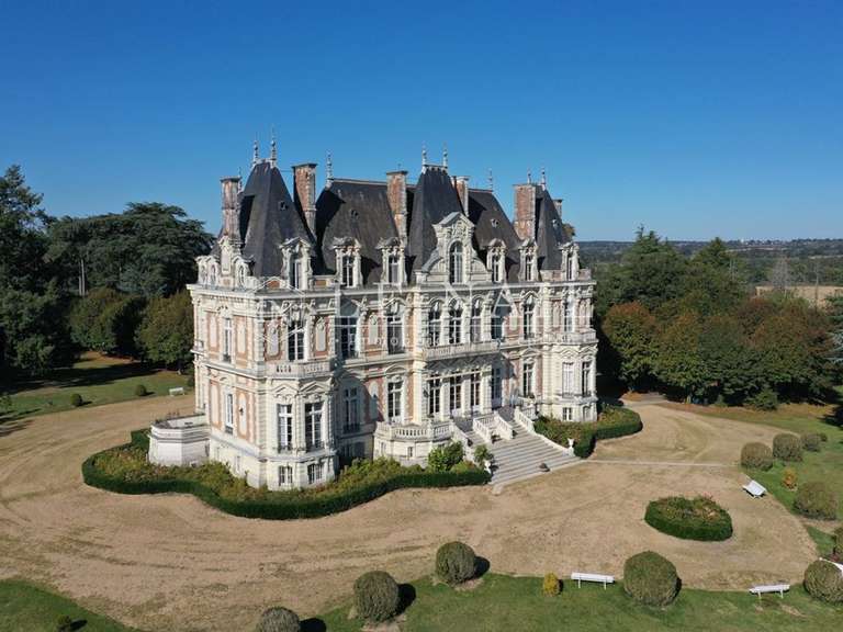 Château Angers - 18 chambres - 1500m²