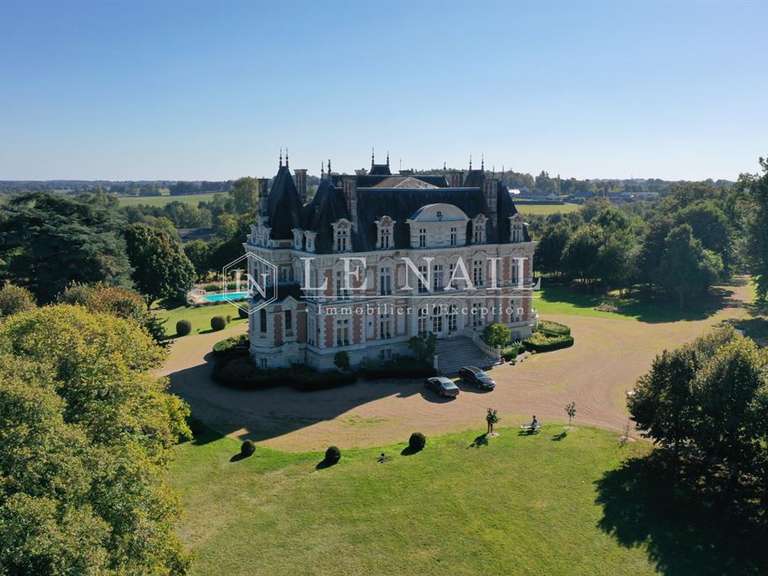 Château Angers - 18 chambres - 1500m²
