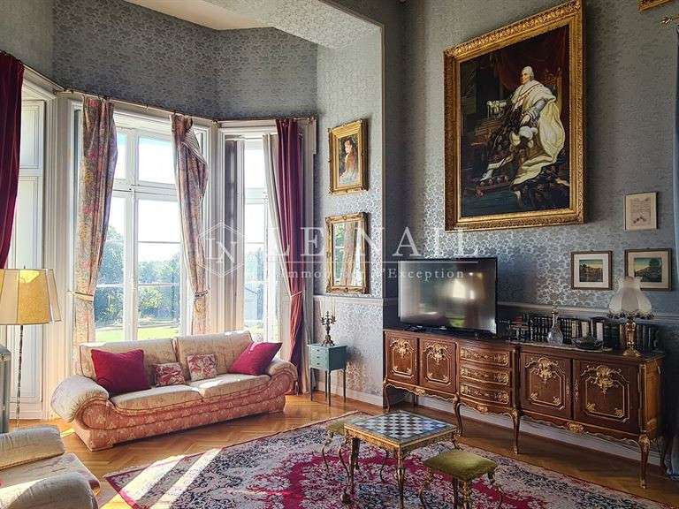 Château Angers - 18 chambres - 1500m²