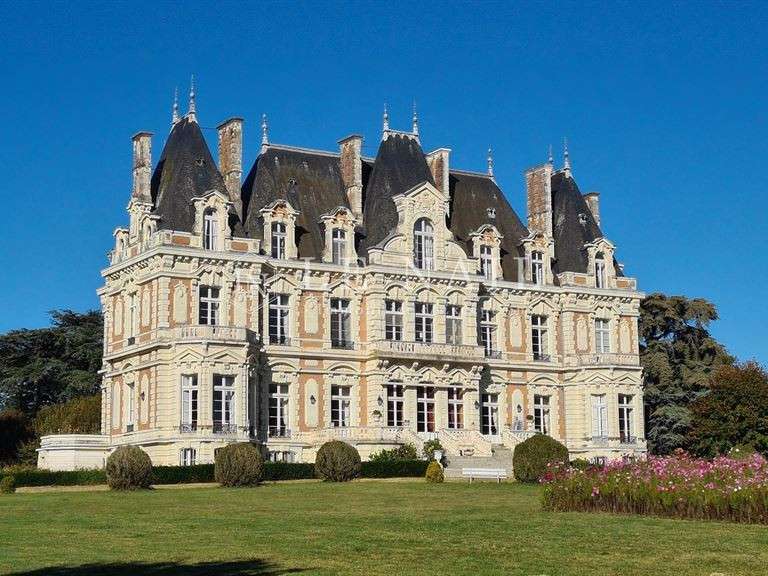 Château Angers - 18 chambres - 1500m²