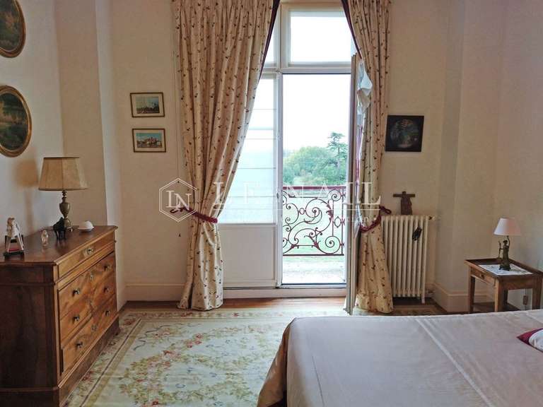 Château Angers - 15 chambres - 1100m²