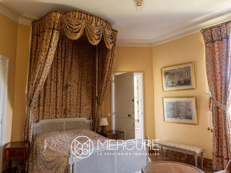 Château Angers - 17 chambres - 2200m²