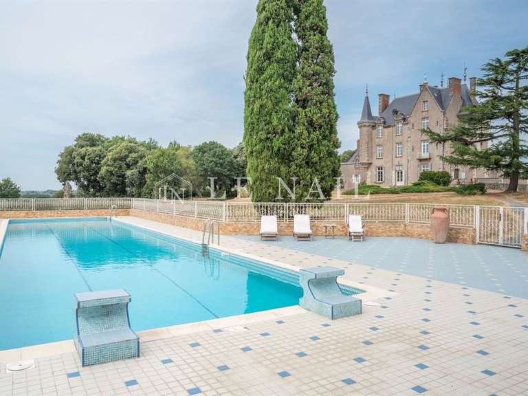 Château Angers - 700m²