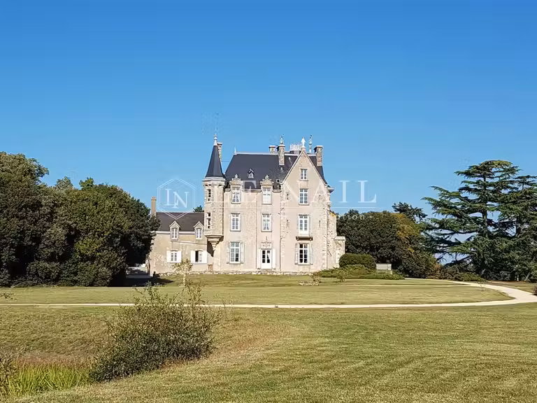 Château Angers - 700m²