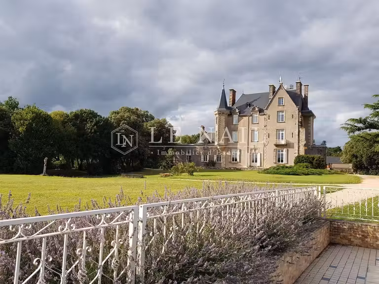 Château Angers - 700m²