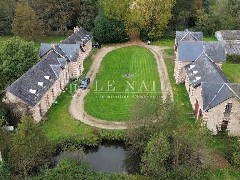 Château Angers - 13 chambres - 560m²