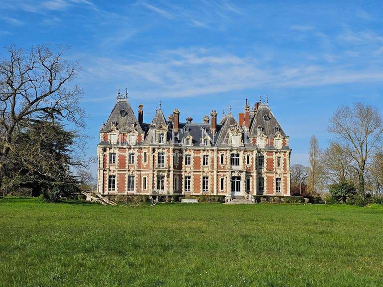 Château Angers - 26 chambres - 2000m²