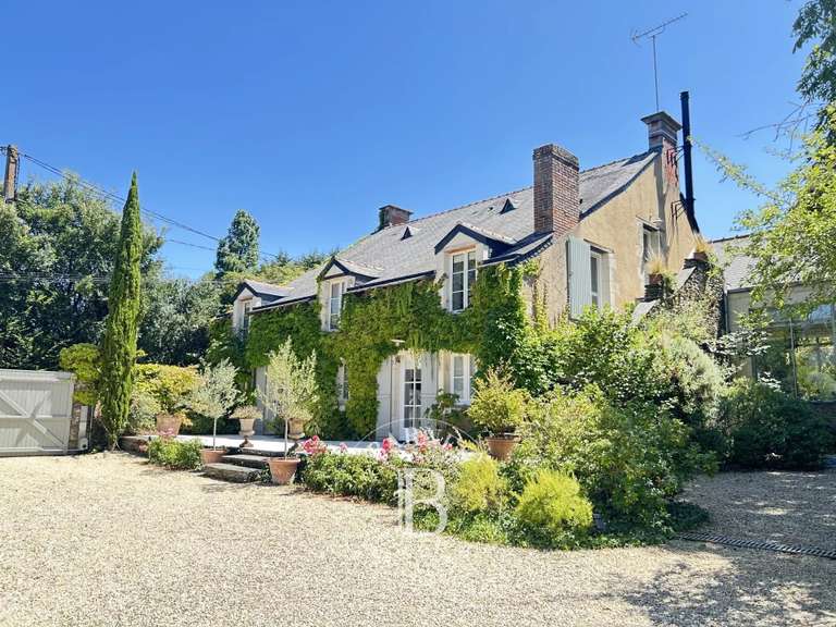 Maison Angers - 11 chambres - 680m²