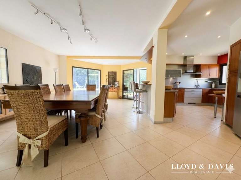 Maison Angicourt - 4 chambres - 244m²