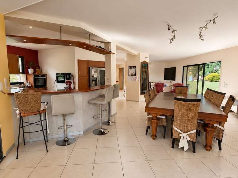 Maison Angicourt - 4 chambres - 244m²