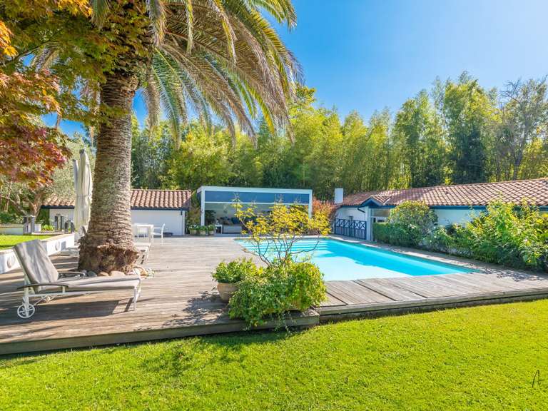 Maison Anglet - 5 chambres - 258m²