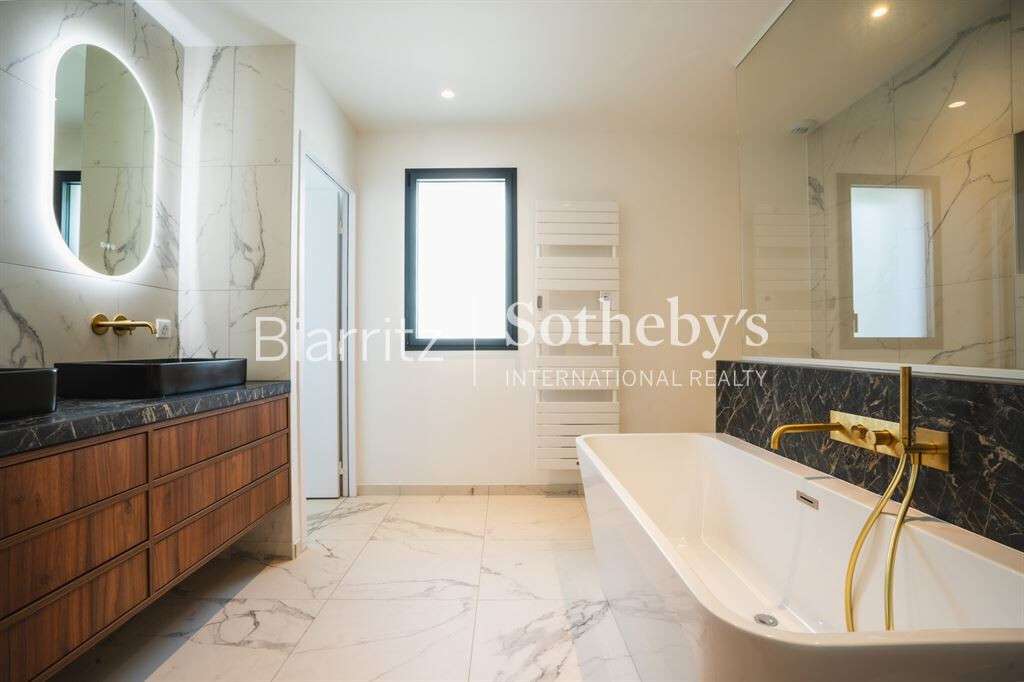 House Anglet