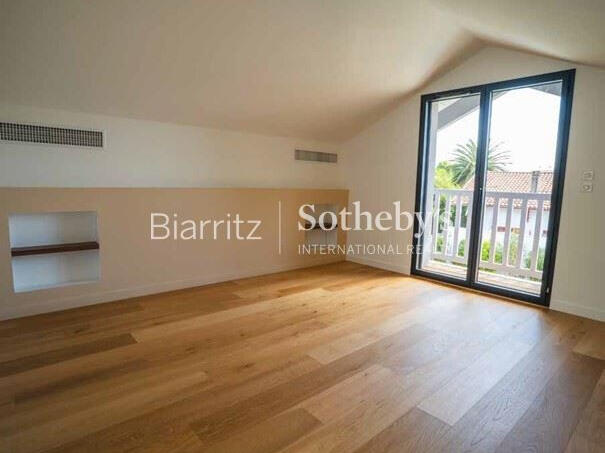 Maison Anglet - 4 chambres - 309m²