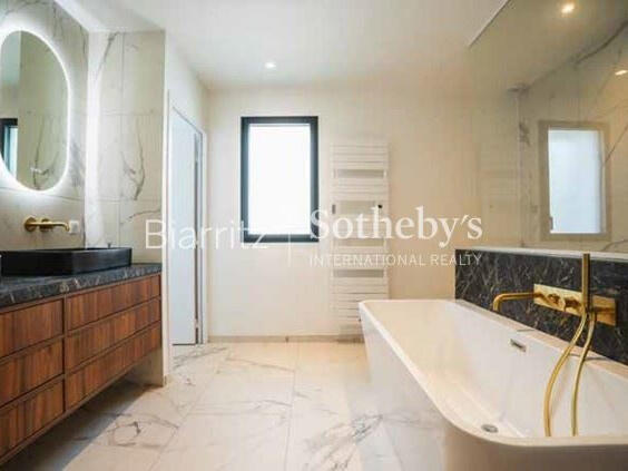 House Anglet