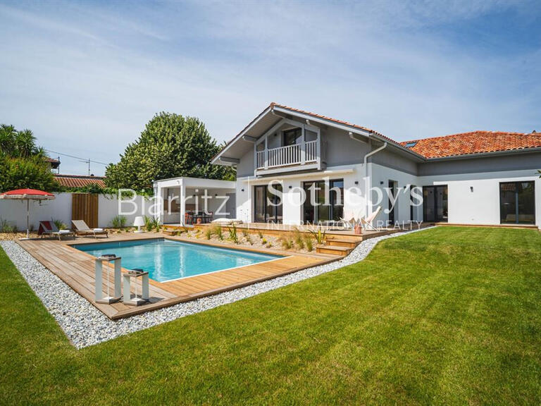 Maison Anglet - 4 chambres - 309m²