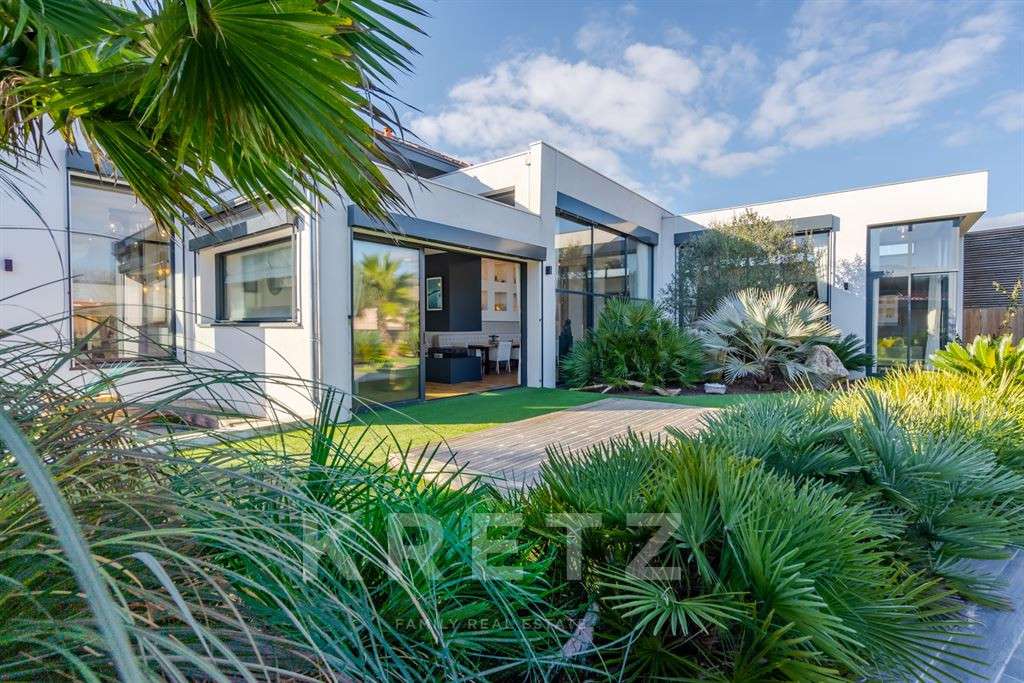 House Anglet