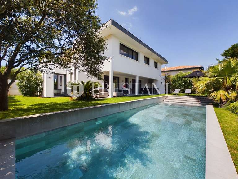 Maison Anglet - 5 chambres - 300m²