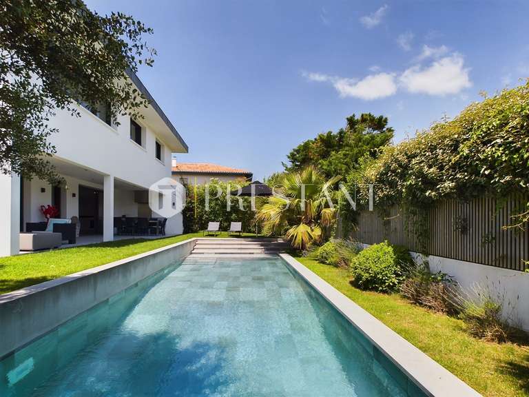 Maison Anglet - 5 chambres - 300m²