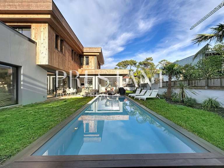 Maison Anglet - 4 chambres - 215m²