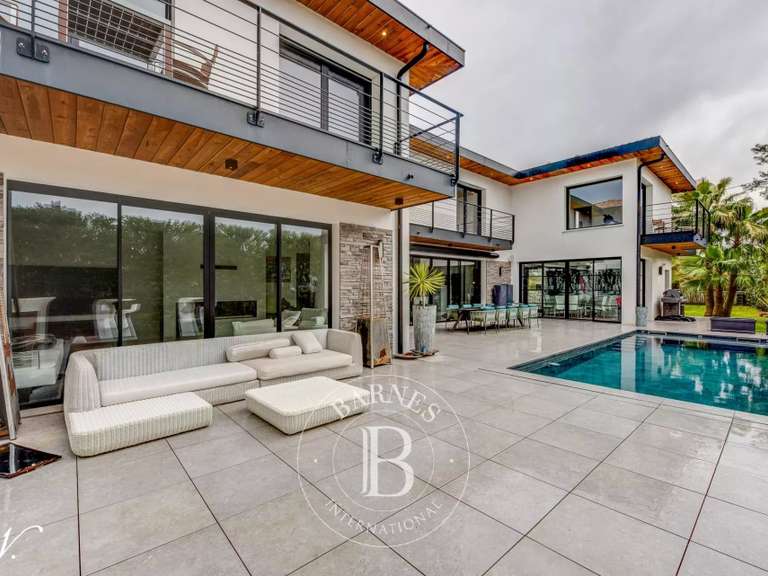Maison Anglet - 3 chambres - 300m²