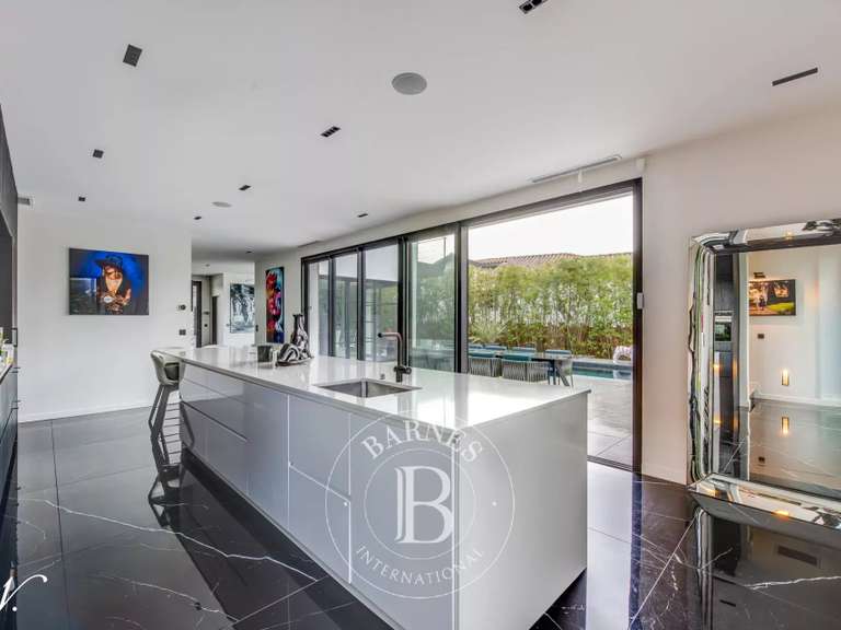 Maison Anglet - 3 chambres - 300m²