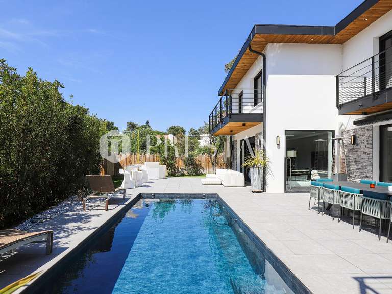 Maison Anglet - 3 chambres - 282m²