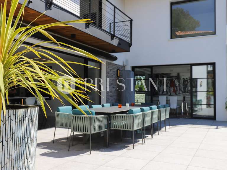 Maison Anglet - 3 chambres - 282m²