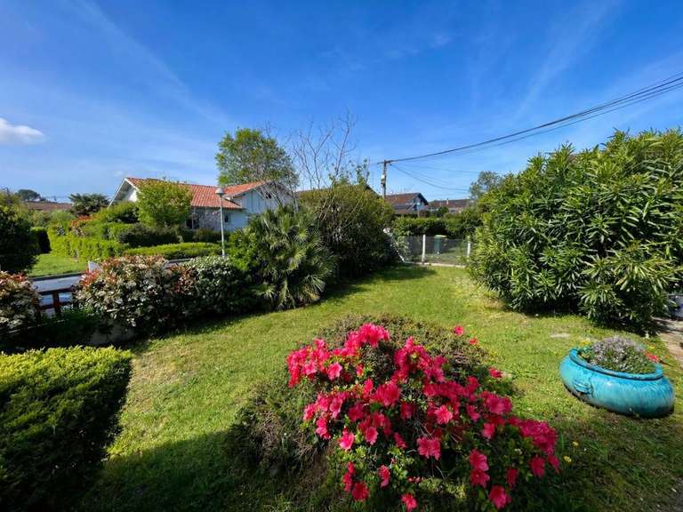 Maison Anglet - 3 chambres - 202m²