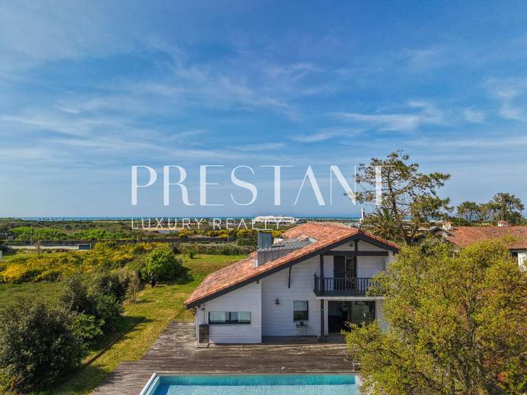 Maison Anglet - 6 chambres - 205m²