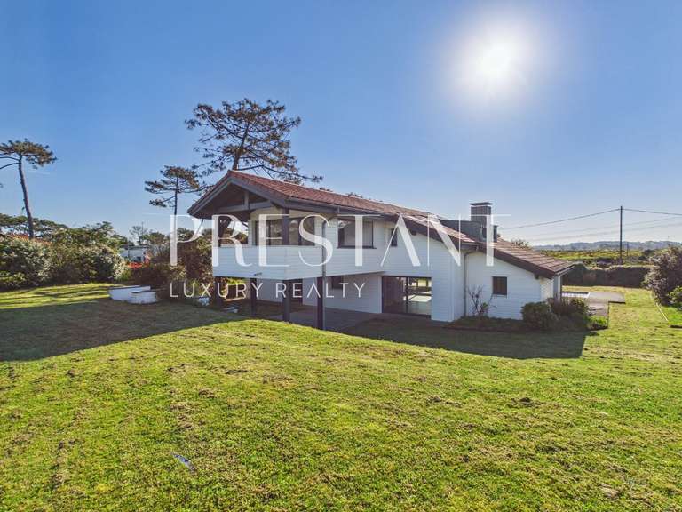 Maison Anglet - 6 chambres - 205m²