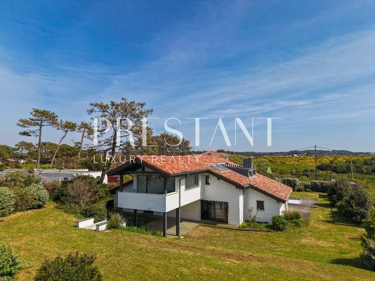 Maison Anglet - 6 chambres - 205m²