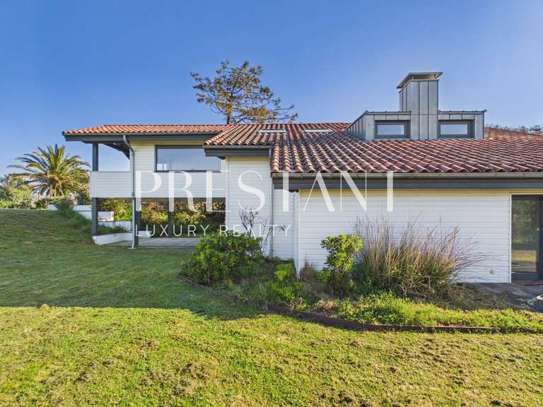 Maison Anglet - 6 chambres - 205m²