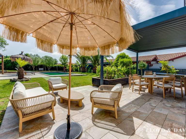 Maison Anglet - 4 chambres - 203m²